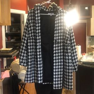 Liza Mayne Coat black and white